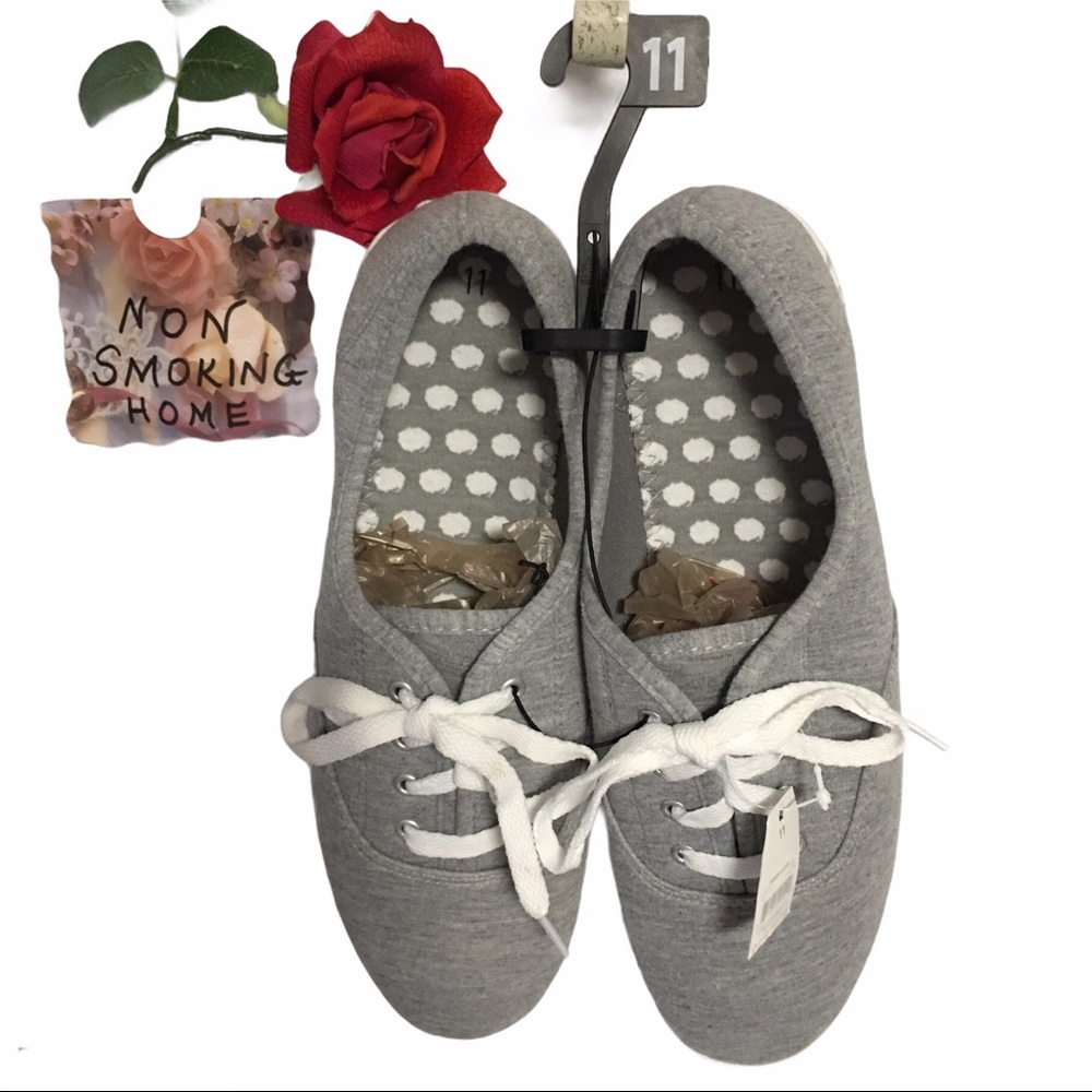 SNEAKERS GRAY NWT SZ 11 TIME and TRU CASUAL LOW